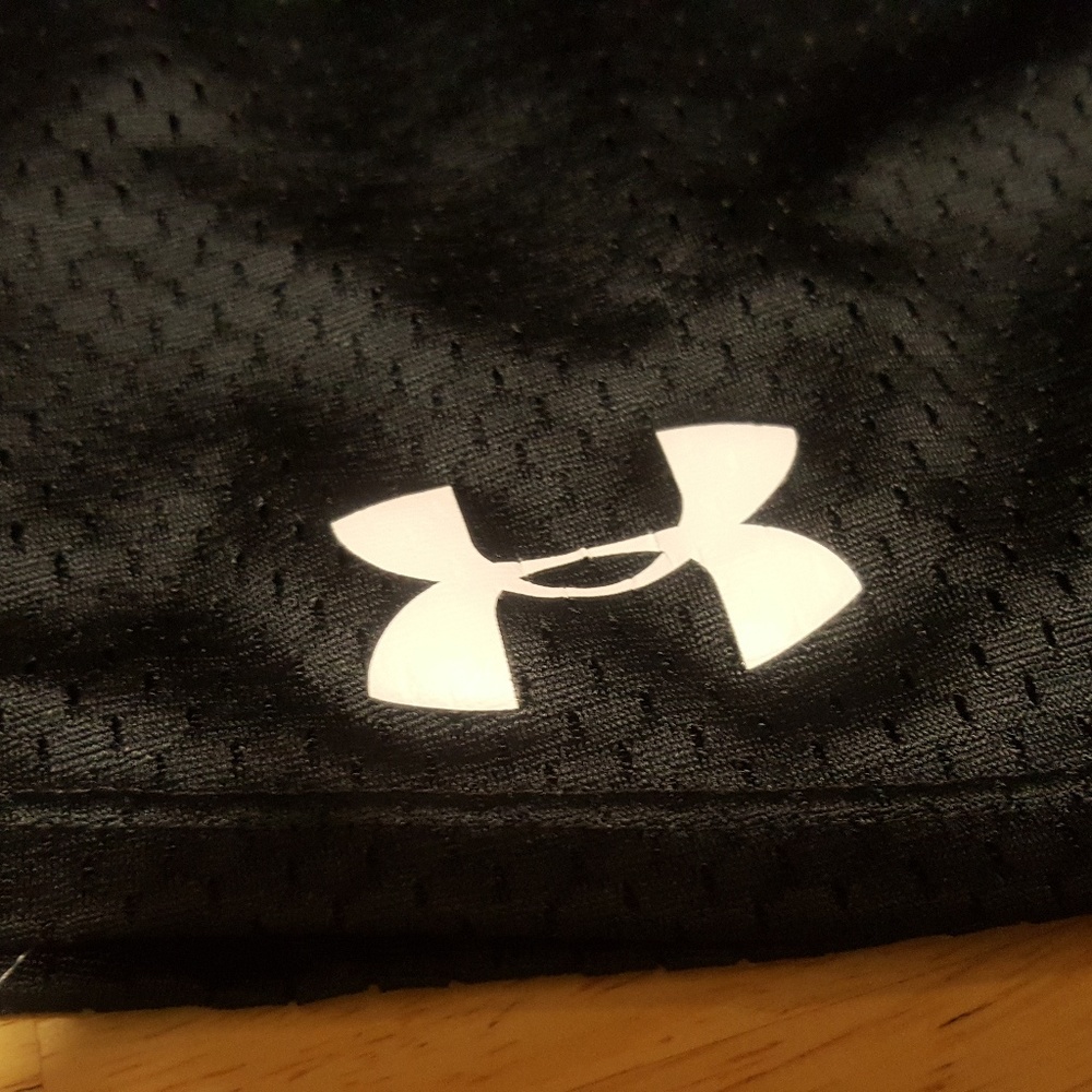 UNDER ARMOUR 'LOOSE COUPE LACHE' shorts
